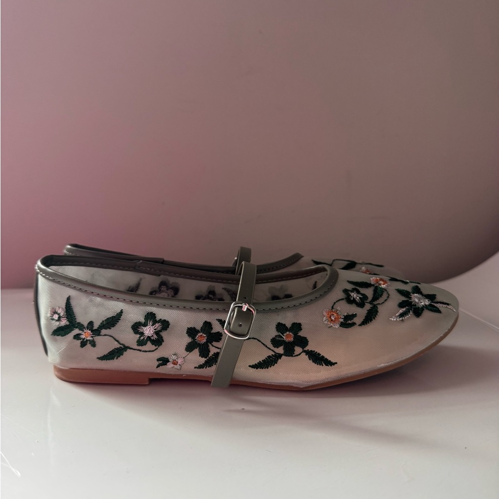 Embroidered Green Mesh Floral Mary Jane Ballet Flats - Picture 2 of 6